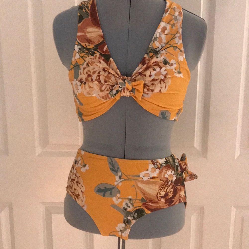 New Albion Floral Two Piece Islas Simone Swimsuit Peach Orange Green Brown M